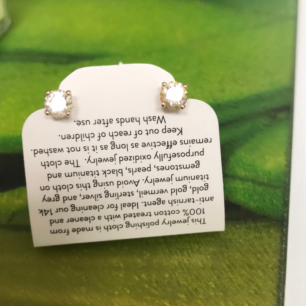 14k lab diamond studs